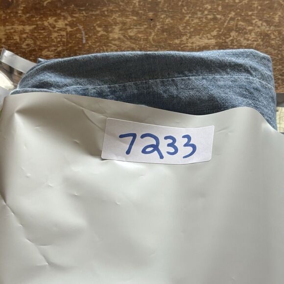 Old Navy Shirt Womens XL Blue Chambray‎ Smocked Long Sleeve Blouse Button Up - Picture 12 of 14